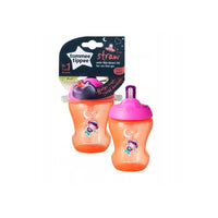 De Tommee Tippee rietjesbeker orange pink 230 ml  is de ideale opvolgbeker die de overstap van fles/borst naar drinkbeker makkelijk maakt voor je baby. Met flexibel silicone rietje (BPA-vrij), lekvrij! Inhoud: 230 ml. VanZus.