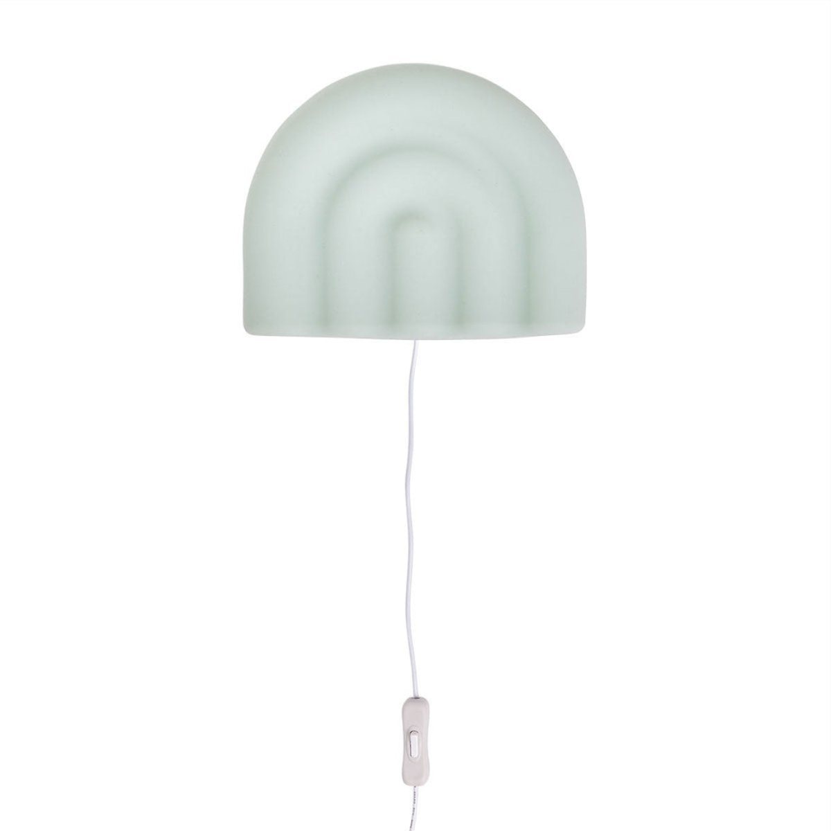 Geef de babykamer of kinderkamer een hippe upgrade met deze wandlamp in de vorm van een regenboog en de kleur lichtblauw van OYOY Mini. De lamp heeft een fijne neutrale kleur en zorgt voor diffuus licht. Ook heel fijn als nachtlampje of lampje tijdens het voeden dus! VanZus