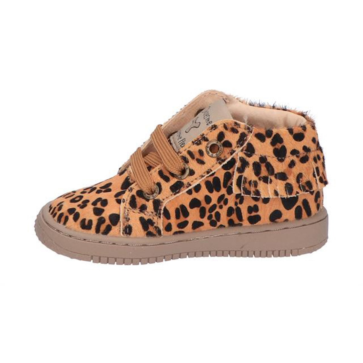 Stijlvol, comfortabel en veilig: de Shoesme baby-proof sneakers in cognac panter. Speciaal ontworpen voor kindjes die hun eerste stapjes zetten. Met veters en anti-slipzool. In verschillende kleuren en maten. VanZus