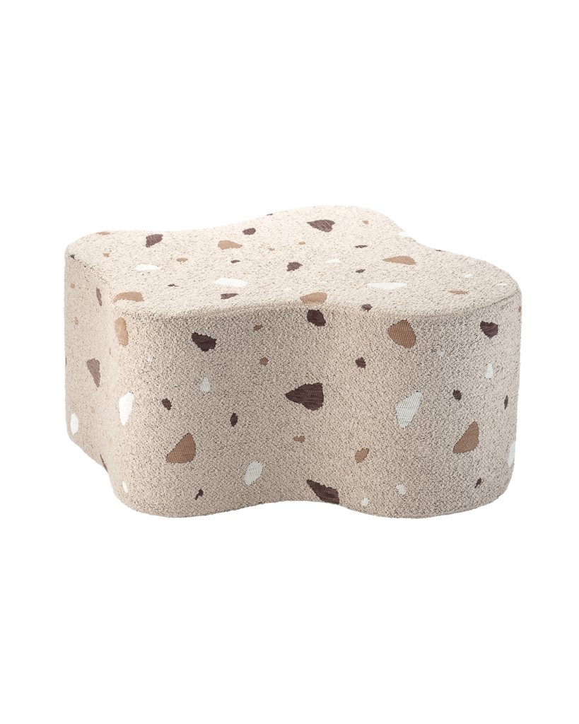 De Wigiwama cloud poef terrazzo sand is een heerlijke poef in een zachte stof voor in de woonkamer of de slaapkamer van je kindje. VanZus