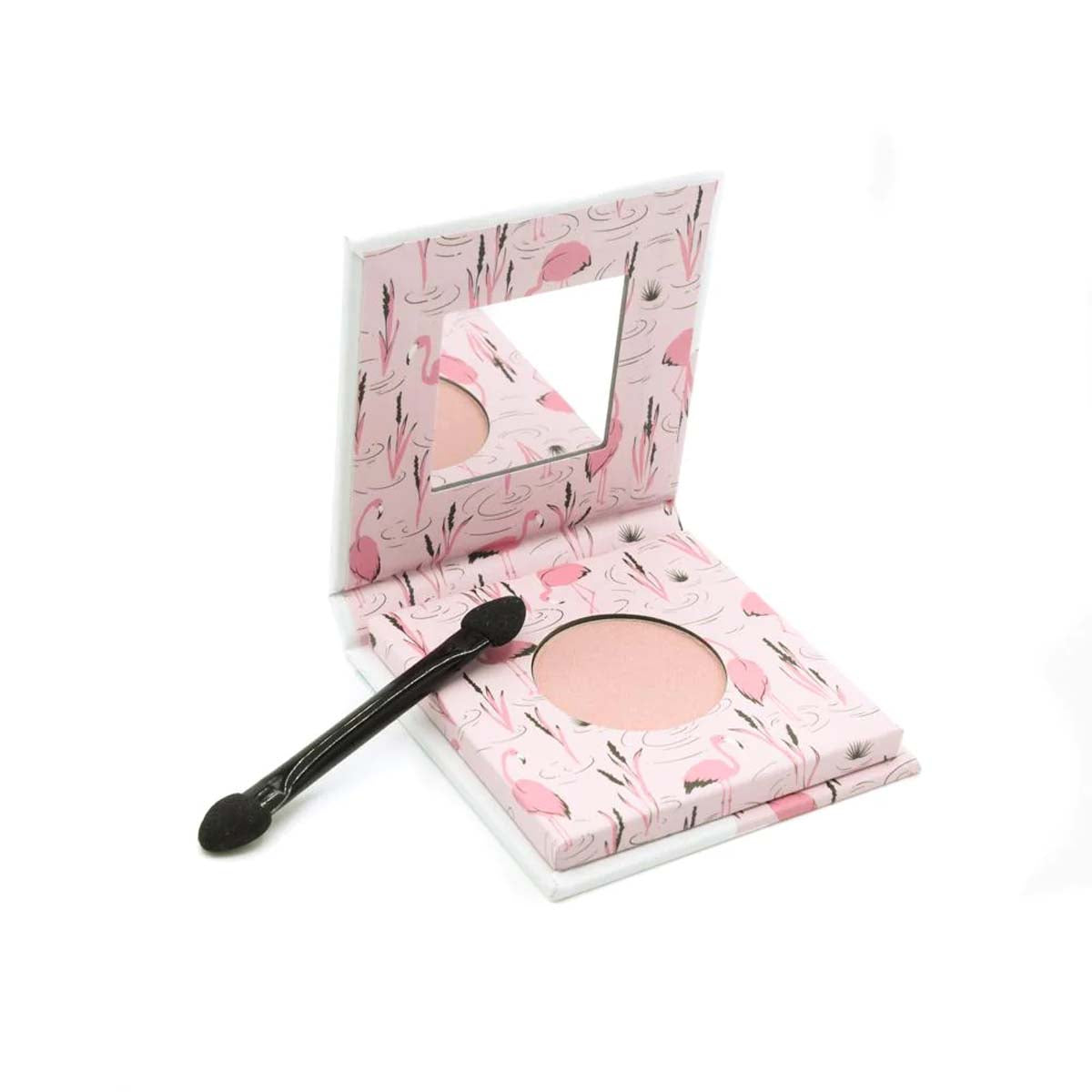 Veilig make-uppen kan met de vegan Mineral oogschaduw fabulous flamingo van het merk Toot! Verpakt in een vrolijk en luxe doosje, met handig spiegeltje en applicator. Ook in andere kleuren te koop. Mooie kindermake-up. VanZus