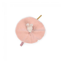 Ontdek het schattige knuffeldoekje muis roos la Petite École de Danse van Moulin Roty. Van zacht roze fluweel, met geborduurd gezichtje. Met fopspeenhouder. Afmeting: 31 cm. Ook in muis en zwaan. VanZus