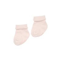 Maak de outfit van jouw kindje compleet met de matchende sokjes pink van Little Dutch. De schattige en hippe babysokjes van biologisch katoen houden de minivoetjes warm en comfortabel. VanZus