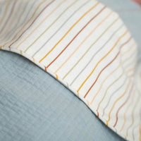 De ledikantdeken Pure soft blue van Little Dutch is multifunctioneel: gebruik het als deken, omslagdoek, sprei of speelkleed. De deken is warm en zacht. Ideaal voor jouw kindje. VanZus