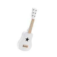 De Kid's Concept gitaar wit gaat jouw kindje heel erg blij maken. Alle kindjes houden van muziek maken en deze gitaar is net echt! De kindergitaar heeft een super leuk design. VanZus.