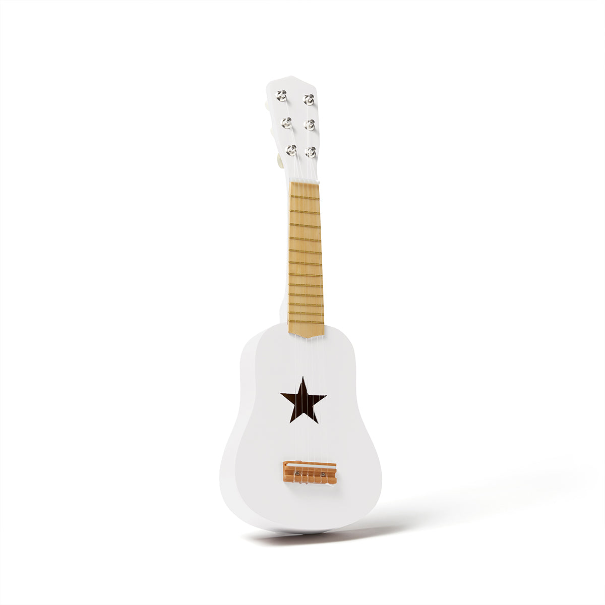 De Kid's Concept gitaar wit gaat jouw kindje heel erg blij maken. Alle kindjes houden van muziek maken en deze gitaar is net echt! De kindergitaar heeft een super leuk design. VanZus.