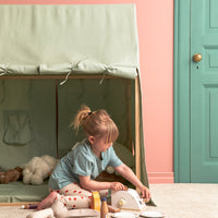 De Kid’s Concept huis speeltent mintgroen is een heerlijke plek voor jouw kindje om in te spelen of te ontspannen. Je kindje gaat heel erg blij worden van deze vrolijke, mintgroene tent. VanZus.