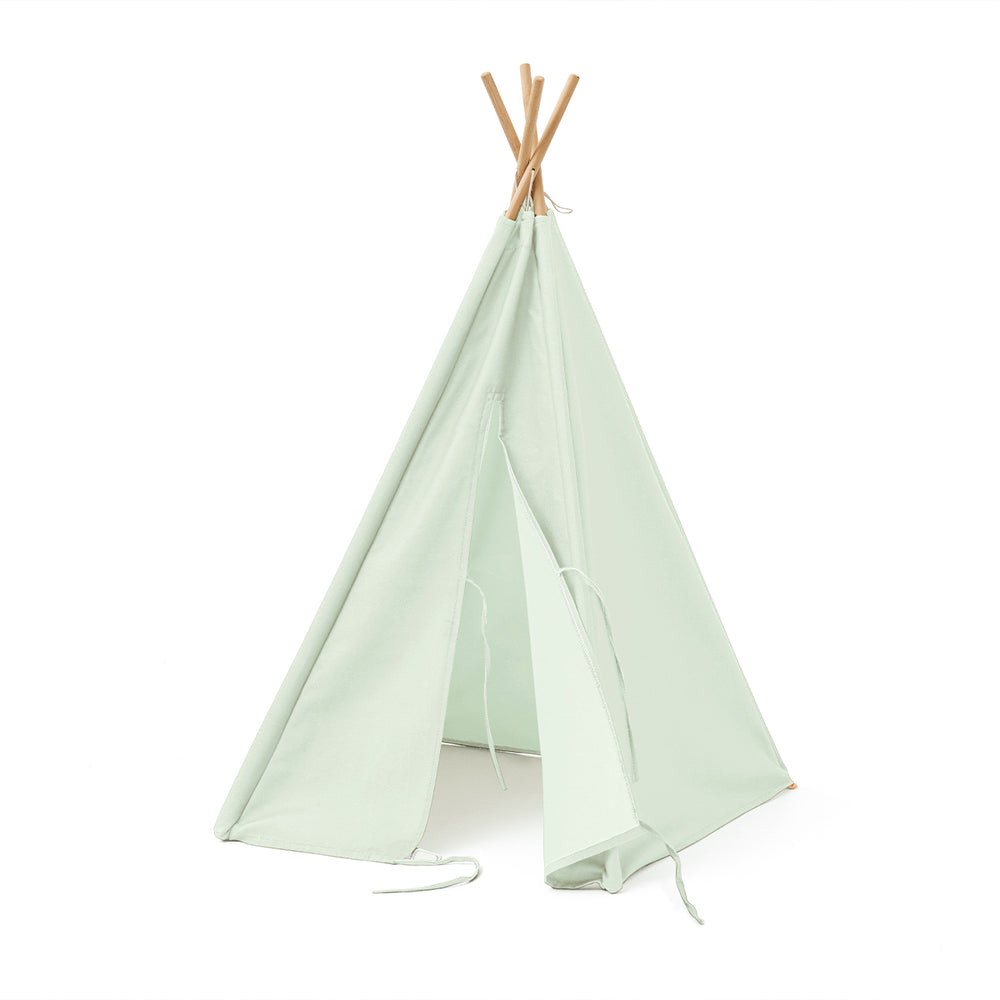 De Kid's Concept tipi tent mini mintgroen is super leuk speelgoed voor jouw kleintje. Dankzij deze mini tipi hebben ook de poppen een knuffels van je kindje hebben een fijne plek om te chillen. Gebruik 'm als chillplek, wigwam of speeltent. VanZus.