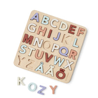 De Kid's Concept alfabet puzzel Zweden is echt iets voor jouw kindje als hij of zij houdt van spelenderwijs leren. Deze leuke puzzel bestaat uit alle letters van het alfabet, van A tot Ö. VanZus.