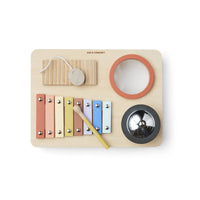 Het Kid’s Concept muziekbord is het perfecte cadeautje voor alle kleine muzikanten. Is jouw kindje dol op (het maken van) muziek? Met het muziekbord met 4 verschillende instrumenten kan hij helemaal los gaan! VanZus