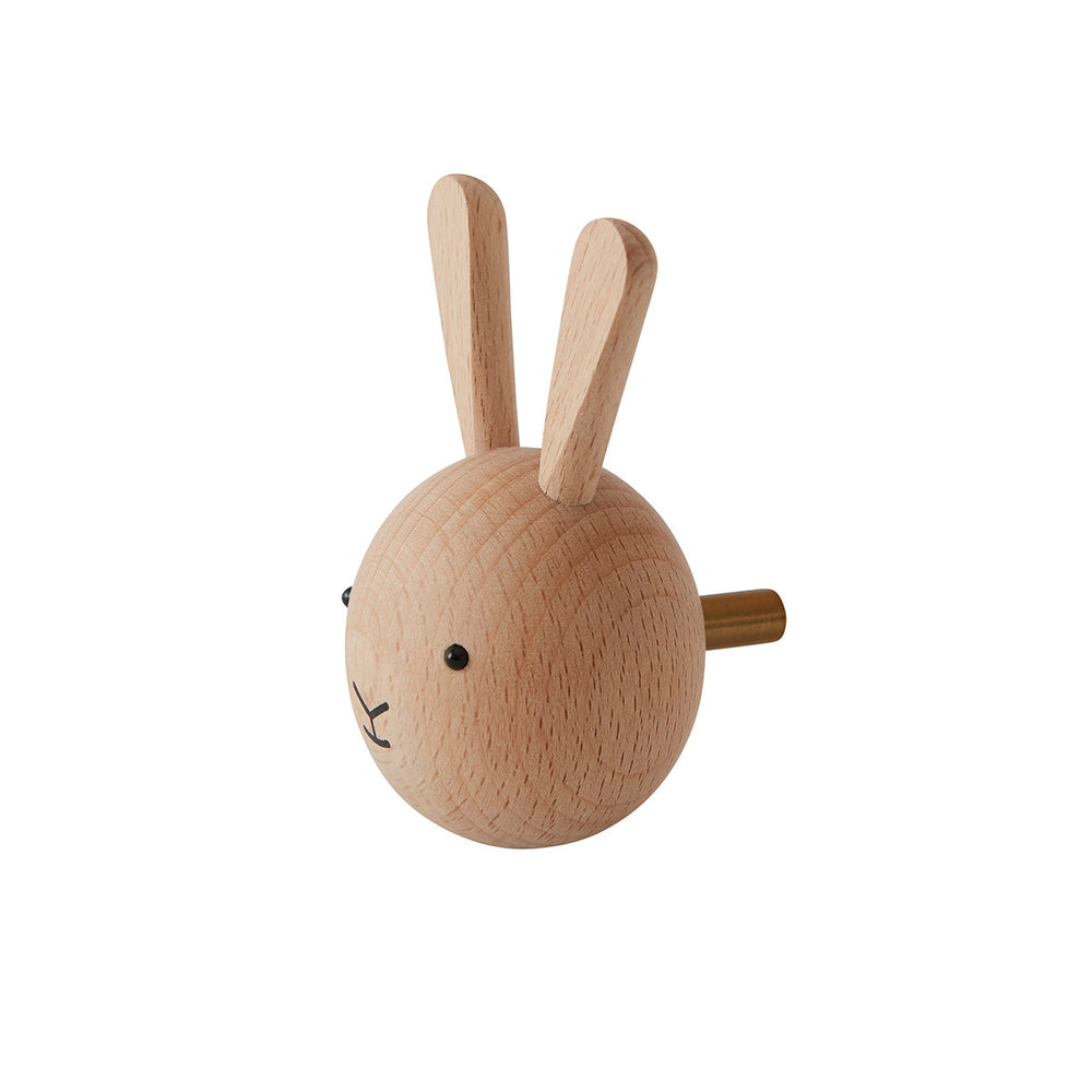De OYOY houten wandhaak rabbit in de vorm van een konijn is niet alleen praktisch, maar ook super schattig! Dit kapstokje is perfect voor het ophangen van jassen. VanZus