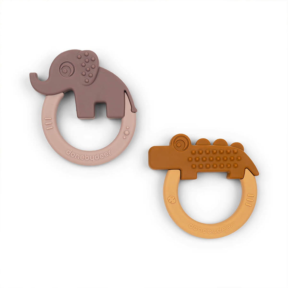 De Done by Deer 2-pack bijtring deer friends mustard/powder zijn twee zachte siliconen bijtringen met verschillende vormen en texturen. Olifant en krokodil helpen bij doorkomende tandjes. VanZus