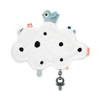Je raakt de speen van je kleintje nooit meer kwijt met het Done by Deer speendoekje happy clouds! Het speendoekje heeft de vorm van een wolk met speelse stippen en is heerlijk zacht. VanZus.