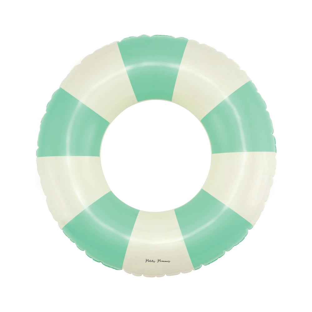 De Petites Pommes Anna zwemband in de kleur Menthe (groen) is een opblaasbare zwemband met een diameter van 60cm. Deze zwemband heeft een leuk en kleurrijk ontwerp in een streep design. VanZus