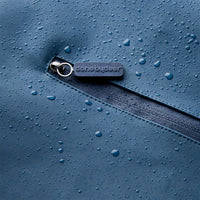 De Done by Deer luierrugtas blue is de perfecte blauwe luiertas voor de ouder on-the-go. Ergonomisch ontworpen om alle benodigdheden voor je kleintje makkelijk mee te nemen. VanZus