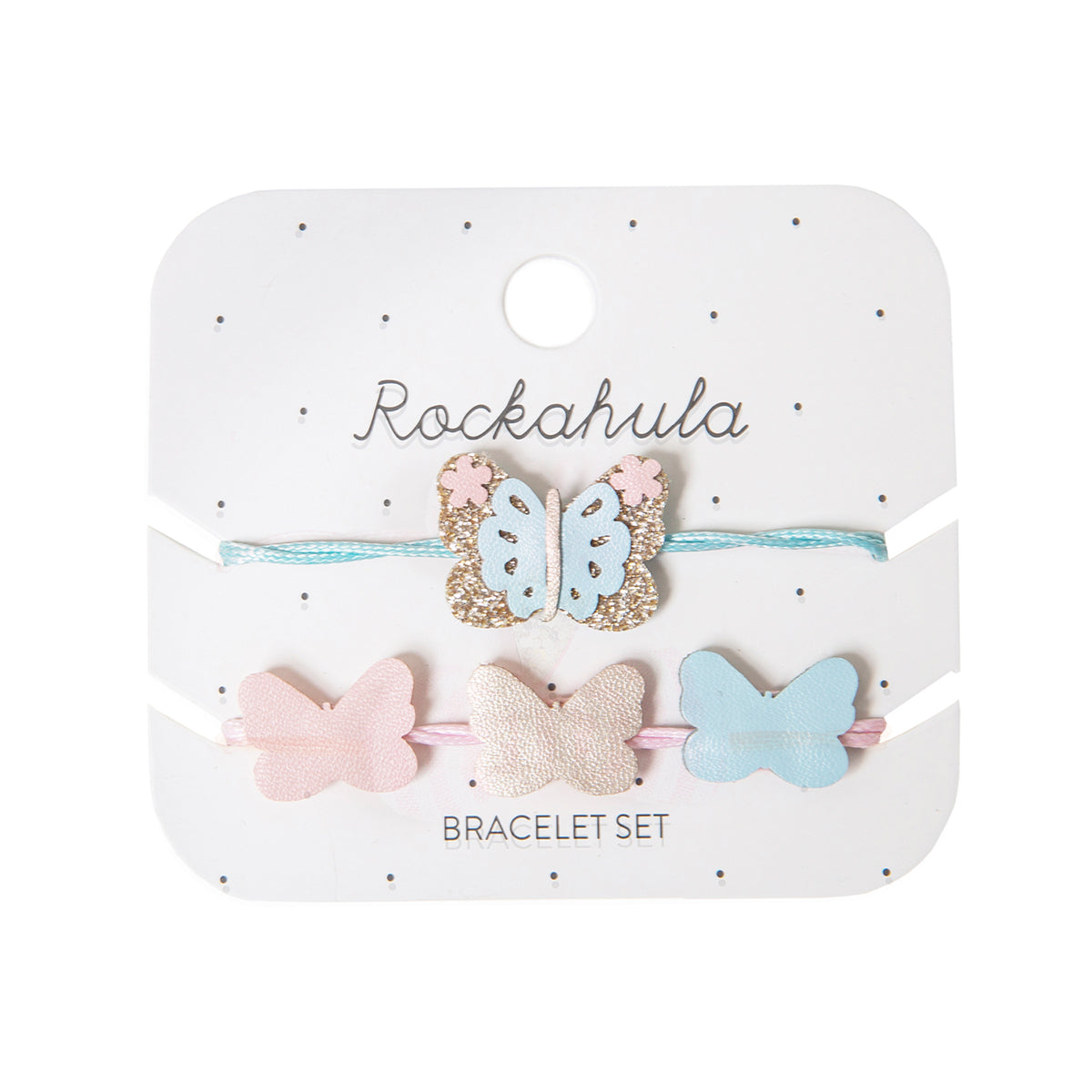 Armcandy voor jouw mini: Rockahula’s meadow butterfly armbandjes set. Een armbandje met vlinder met gouden glinsterende vleugels en versieringen en een arm-bandje met 3 metallic vlindertjes. Eenvoudig verstelbaar. VanZus