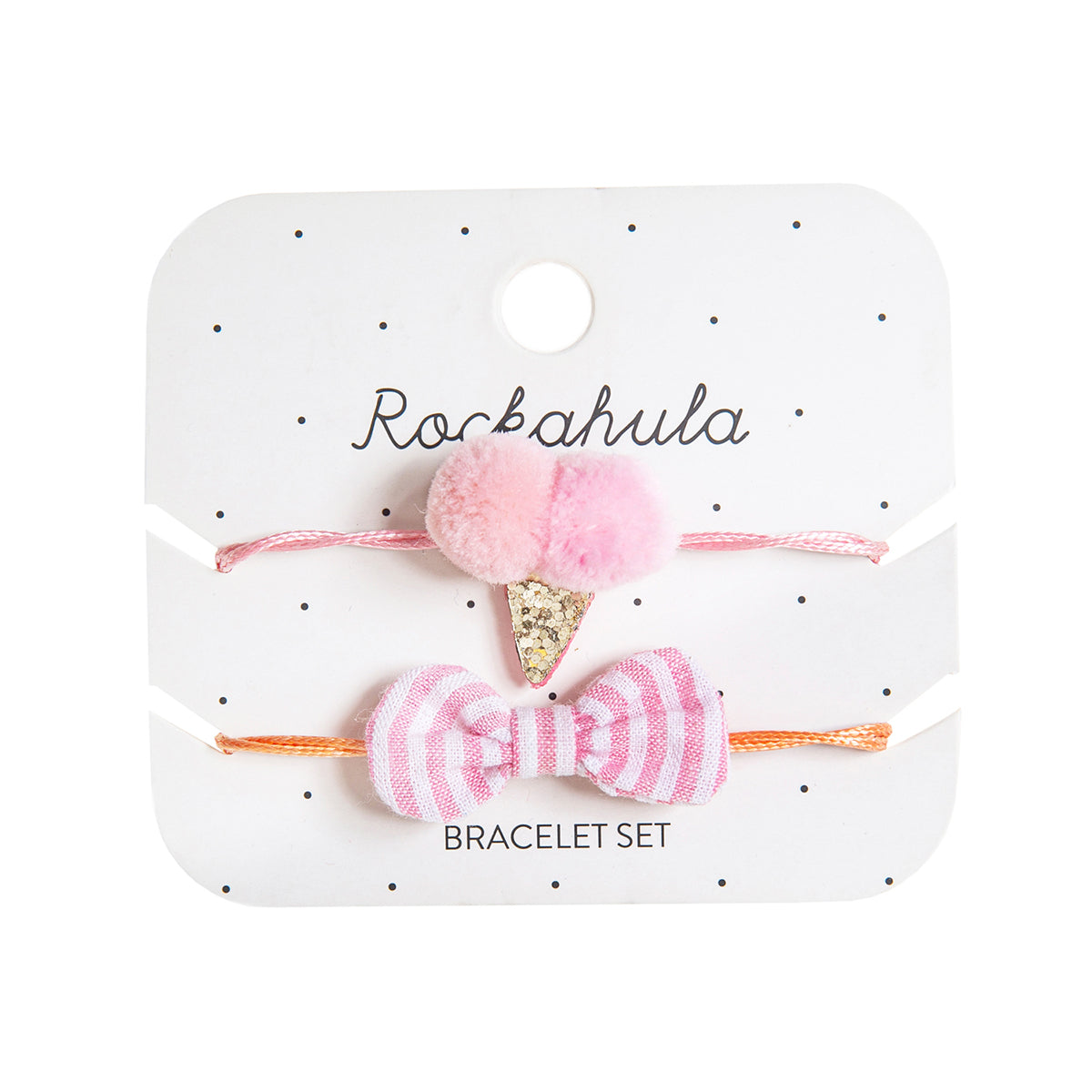 Armcandy voor jouw mini: de Rockahula ice cream armbandjes set. Een armbandje met glitter hoorntje en zachte bolletjes en één met een lief gestreept strikje. Eenvoudig verstelbaar. VanZus