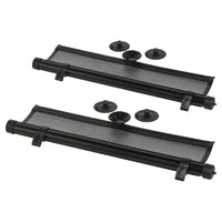 Deze Dooky zonneschermen set voor in de auto bestaat uit twee zonneschermen, type rolgordijn. Je bevestigt ze eenvoudig met zuignappen aan het raam. Beschermen je kindje tegen fel zonlicht en warmte. VanZus.