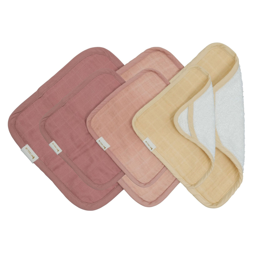 Monddoekjes van het Deense merk Fabelab zijn een musthave voor elke ouder én kind. De Fabelab monddoekjes pastel flower 3 stuks worden geleverd in een 3-pack in verschillende kleuren. VanZus