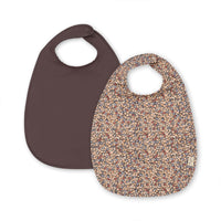 Knoeien is verleden tijd met deze Konges Slojd 2-pack diner slab in toulouse/sparrow! De slabbetjes zijn makkelijk af te nemen en zijn handig sluitbaar door middel van een drukker. VanZus