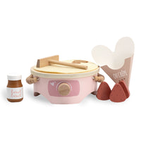 Stimuleer leerzaam rollenspel met Label Label crêpemaker roze. Dit houten speelgoed stelt een pannenkoekenbakplaat voor, maar dan van hout compleet met diverse accessoires. De crêpemaker is van duurzaam FSC-hout. VanZus.
