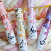 Met Toot! natuurlijke lipgloss parrot glam, haal je een natuurlijke, verantwoorde lipgloss in huis, waar kinderen geen genoeg van kunnen krijgen. Natuurlijke ingrediënten, glutenvrij, zacht voor de huid. VanZus.