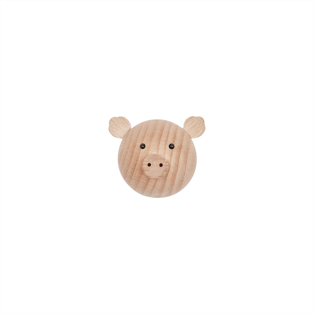 De OYOY houten wandhaak pig in de vorm van een varkentje is niet alleen praktisch, maar ook super schattig! Dit kapstokje is perfect voor het ophangen van jassen. VanZus