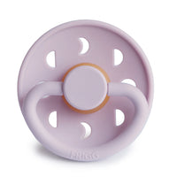 Frigg speen Moon in de kleur soft lilac is een hippe, maar ook hele veilige speen. Een mooi product voor ouders die zowel kijken naar de veiligheid, maar ook naar het design van de producten voor hun oogappel. VanZus