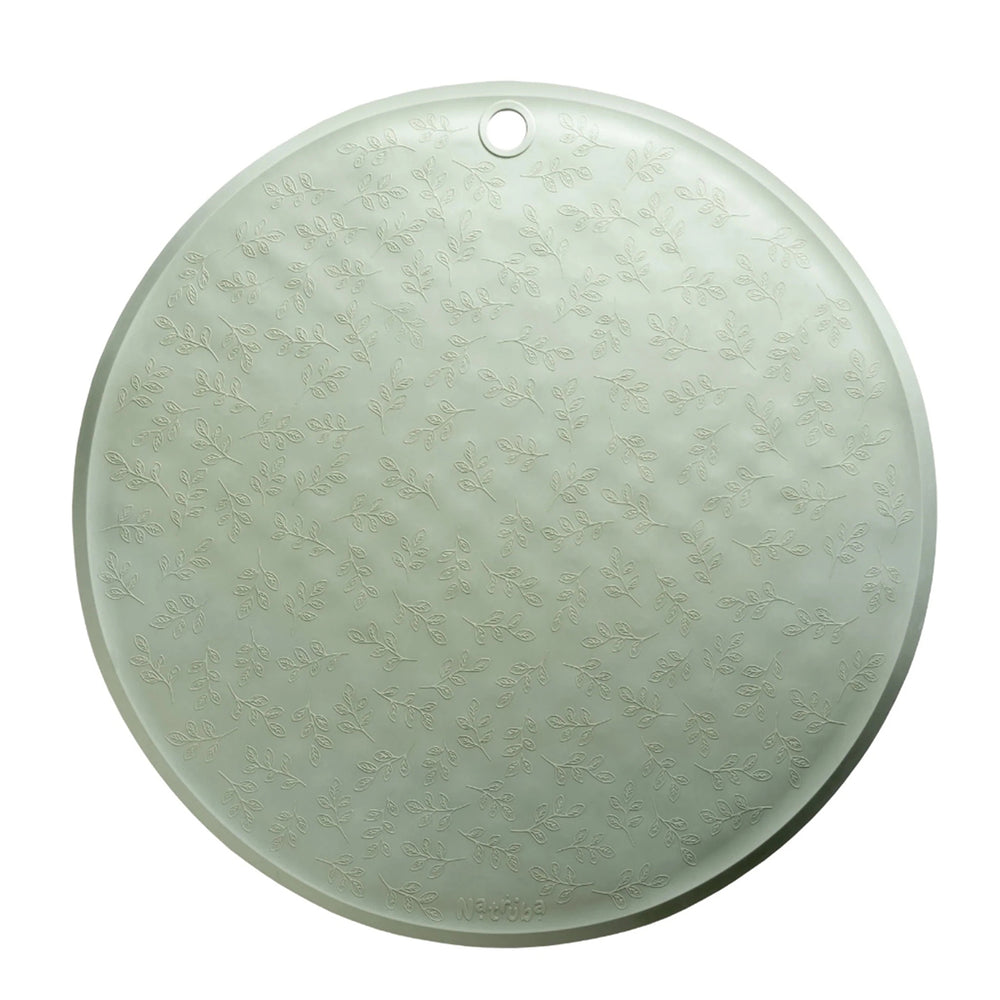 Deze ronde mooie Natruba badmat lichtgroen is gemaakt van 100% natuurlijk rubber van de Hevea-boom. Door deze materialen is deze badmat veilig en natuurlijk. VanZus