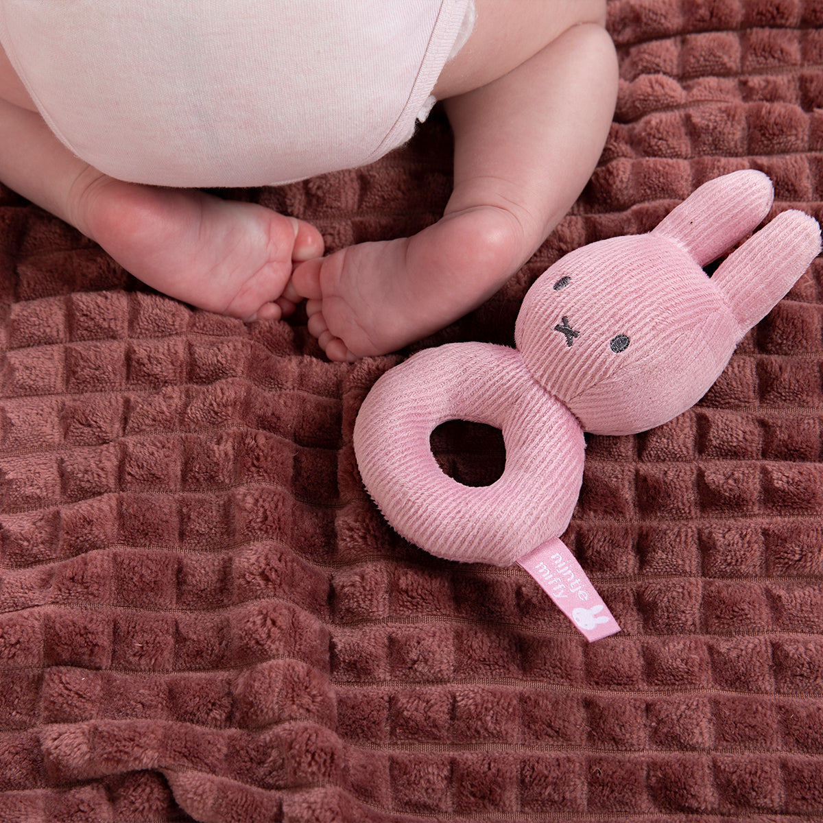 Nijntje rammelaar pink baby rib