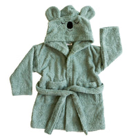 De schattige blauw/grijze badjas koala van Roommate met geborduurd gezichtje en oortjes is ideaal om jouw kindje warm te houden. Ook is de babybadjas zacht voor het gevoelige babyhuidje. VanZus