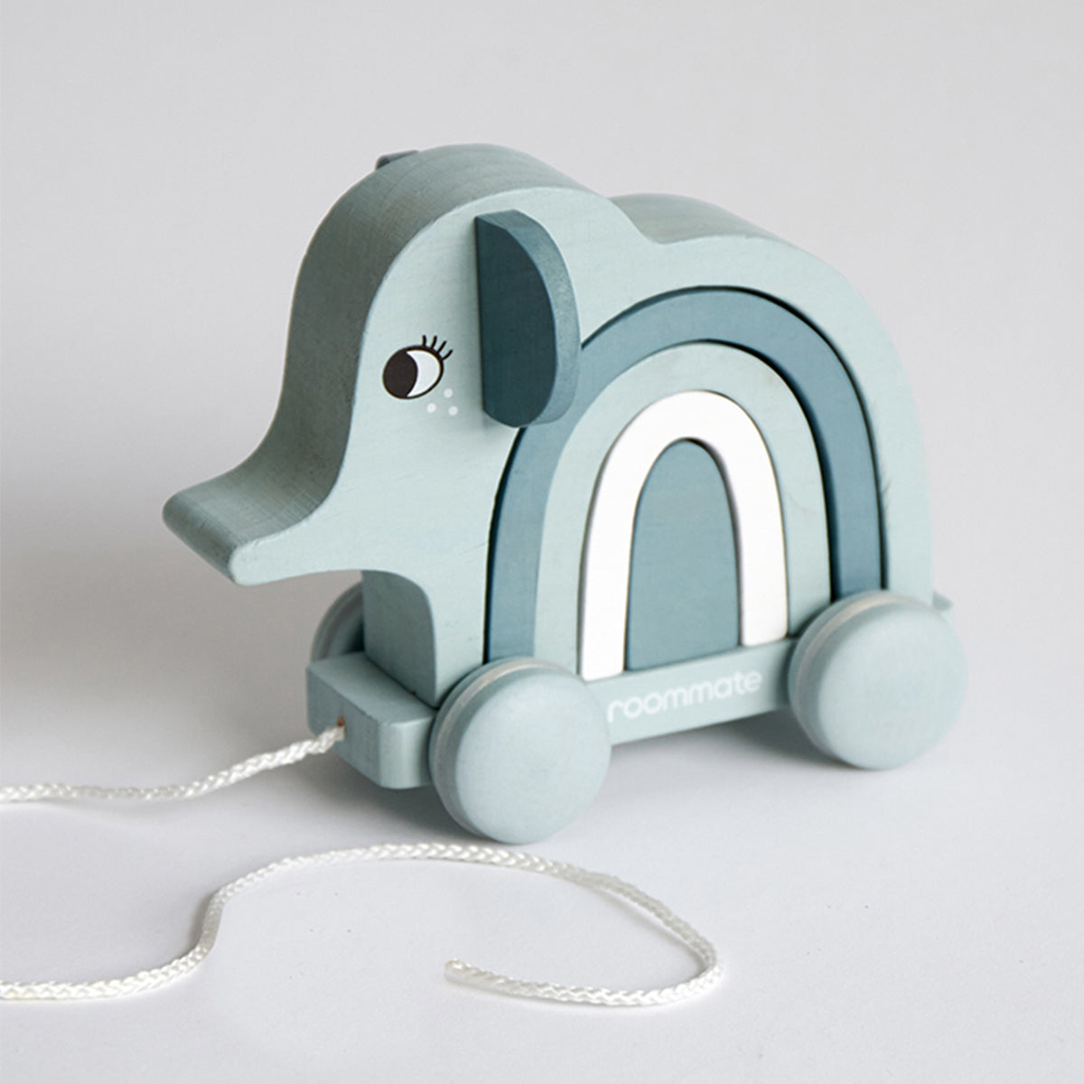 Stapelspeeltje olifant van Roommate zorgt voor veel speelplezier bij jouw kindje. Het is een stapeldier en trekdier in één. Dit speelgoed draagt bij aan de motorische ontwikkeling van jouw kindje. VanZus