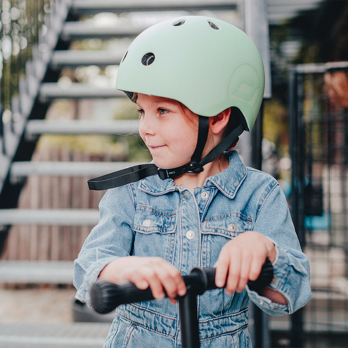 Scoot and ride hotsell helme