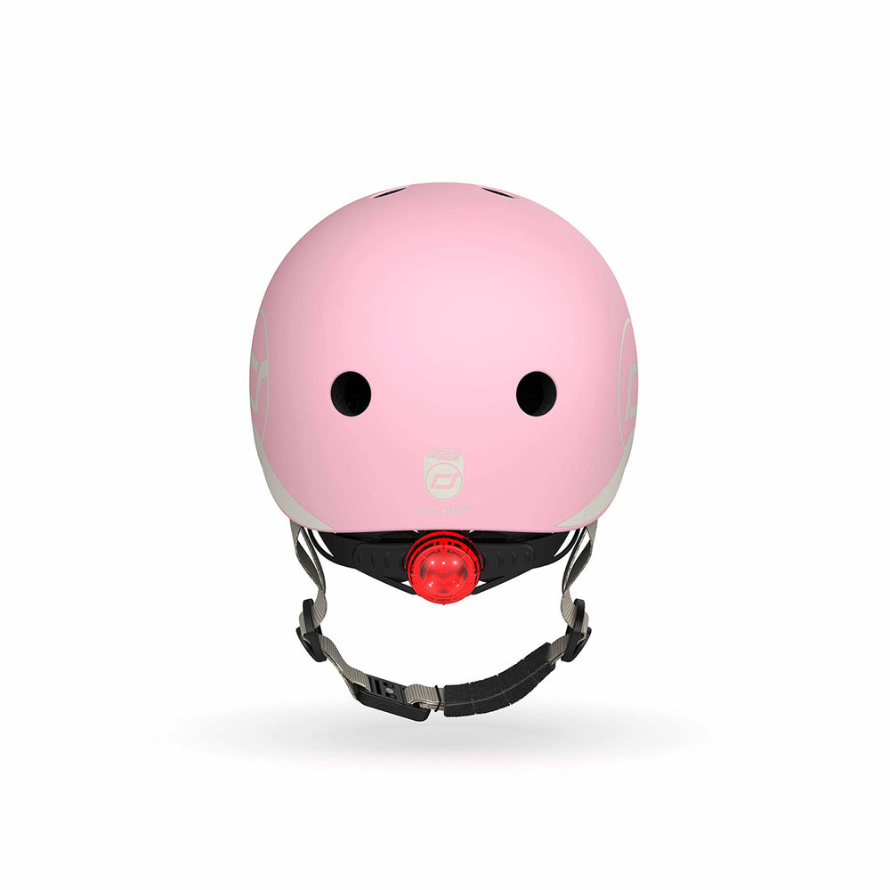 Met de Scoot and Ride helm XS rose kan je jouw kindje met een gerust hart op pad laten gaan op de fiets, skates of step. Deze stoere kinderhelm beschermt het hoofdje van jouw kind tijdens het vallen. VanZus.