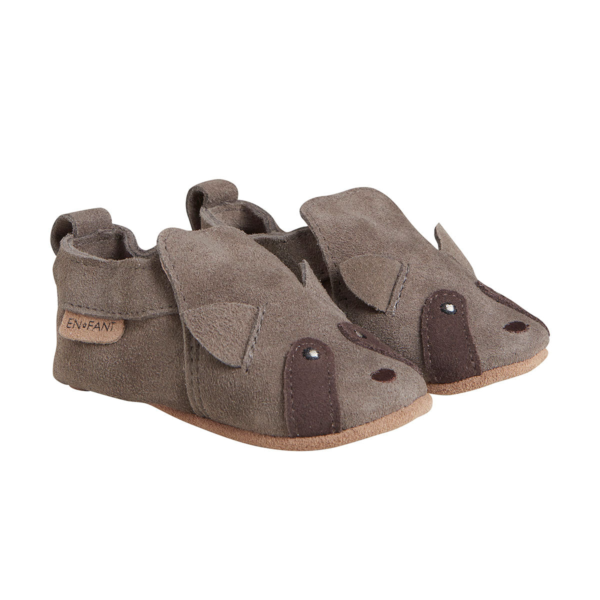 Dit zijn de En Fant suede animal sloffen chocolate chip: heerlijk, zachte suèdeleren slofjes: een musthave voor je baby. De sloffen zijn bruin met een schattig dierenhoofdje en volledig gemaakt van suède. VanZus.
