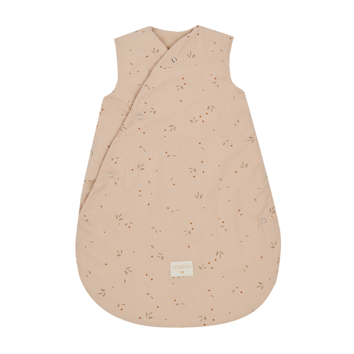 De Nobodinoz snowy warm slaapzak willow dune is onmisbaar voor elke ouder. Deze heerlijke slaapzak zonder mouwen heeft een mooie roze kleur en houdt je kleintje lekker warm. Voor baby, dreumes en peuter! VanZus.
