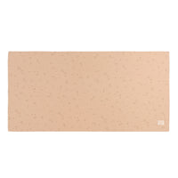 Dit zachte St Barth speelmatras willow dune uit de collectie van het Spaanse Nobodinoz is ideaal om op te spelen, te lezen en te rusten. VanZus