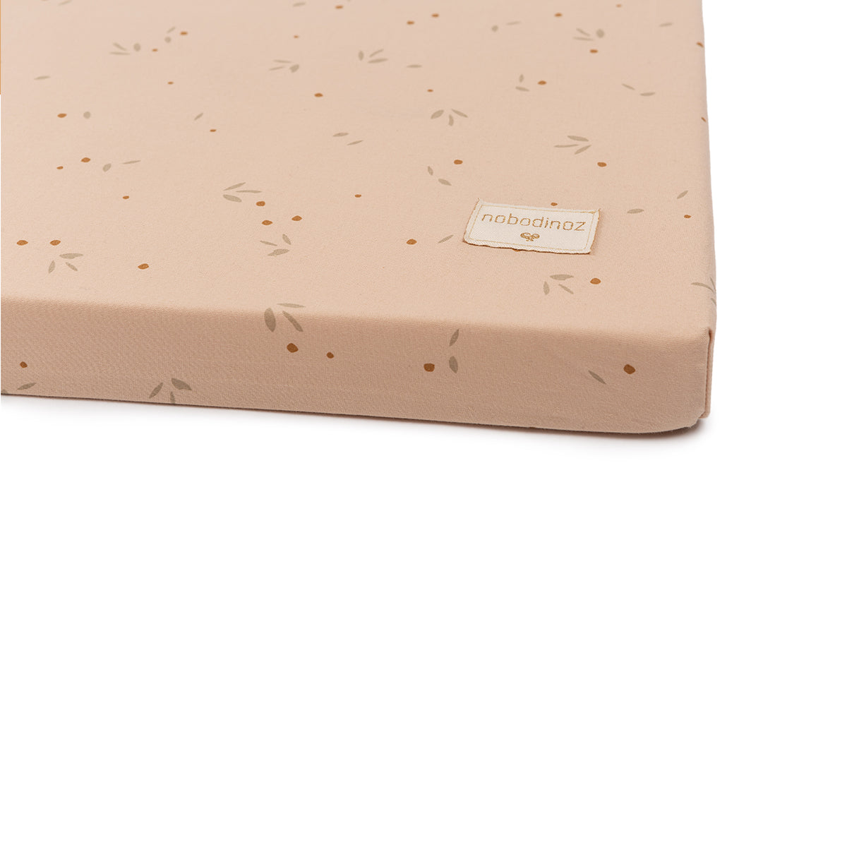 Dit zachte St Barth speelmatras willow dune uit de collectie van het Spaanse Nobodinoz is ideaal om op te spelen, te lezen en te rusten. VanZus