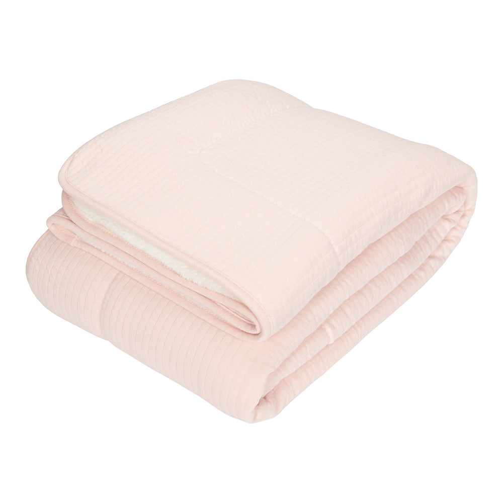 De ledikantdeken pure soft pink van Little Dutch is multifunctioneel: gebruik het als deken, omslagdoek, sprei of speelkleed. De deken is warm en zacht. Ideaal voor jouw kindje. VanZus