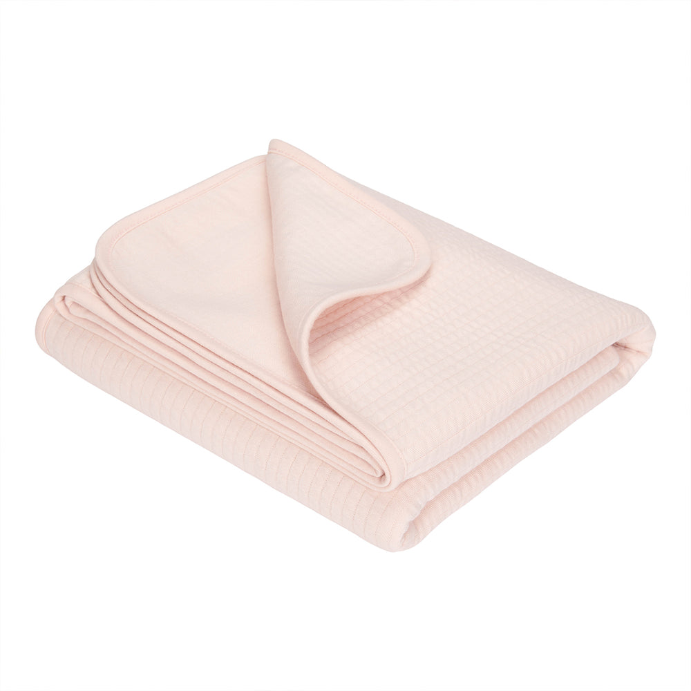 De ledikant zomerdeken Pure soft pink van Little Dutch zorgt voor comfortabele zomernachten dankzij luchtdoorlatende eigenschappen. Ook is de deken een echte blikvanger in elke kinderkamer. VanZus