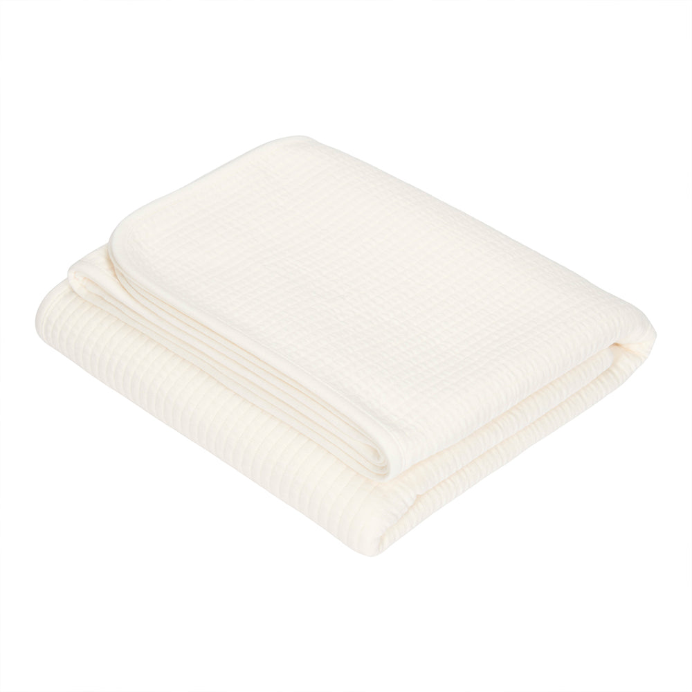 De ledikant zomerdeken Pure soft white (wit) van Little Dutch zorgt voor comfortabele zomernachten dankzij luchtdoorlatende eigenschappen. Ook is de deken een echte blikvanger in elke kinderkamer. VanZus