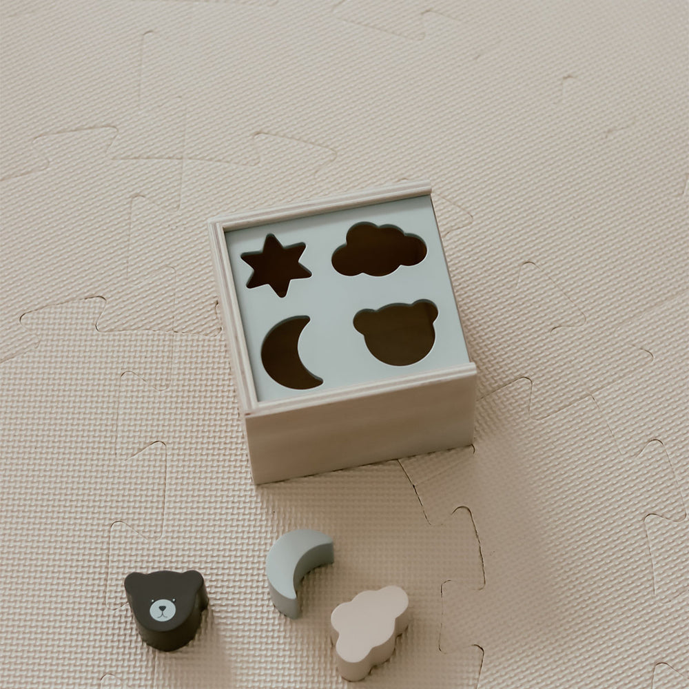 Je kindje laten spelen én leren met de That's Mine chris vormenstoof wood. Wil je dat je kleintje ook wat opsteekt van het spelen? Kijk dan niet verder! VanZus