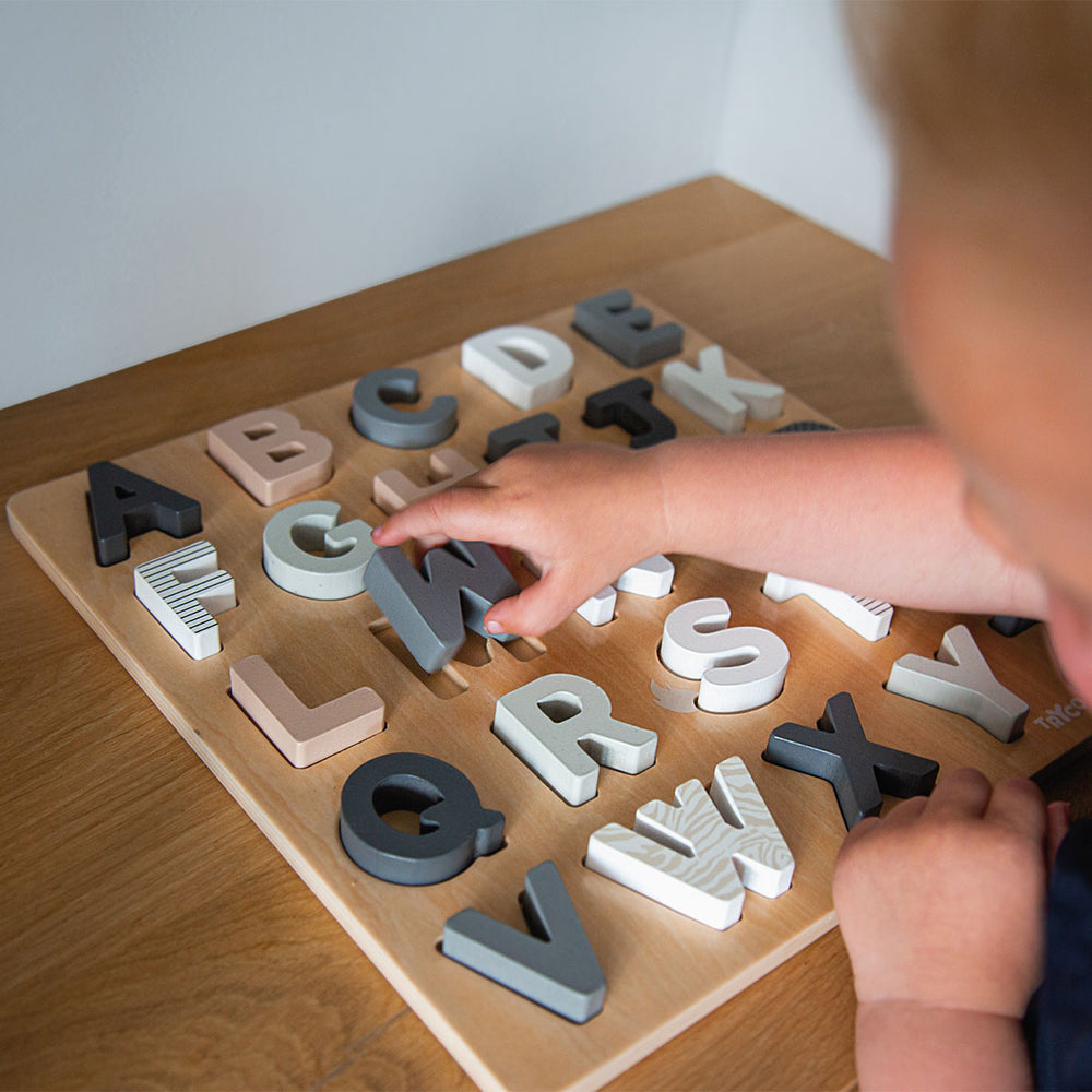 Met de Tryco puzzel alfabet zet je kindje de eerste stappen richting het herkennen van alle letters. De puzzel is dus niet alleen leuk, maar ook nog eens leerzaam. VanZus.