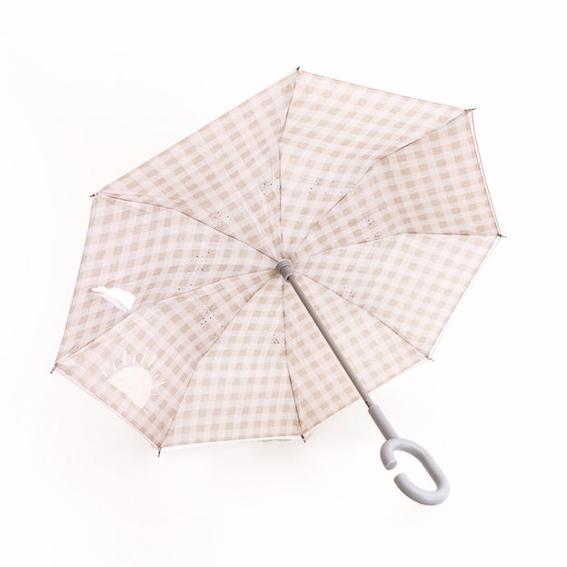 Trotseer de regen met deze leuke Mrs Ertha paraplu Brellies classic squares. De paraplu met print heeft een omgekeerde sluiting waardoor de buitenzijde naar binnen inklapt. Zowel voor paraplu voor volwassene als kinderparaplu voor een kind. VanZus
