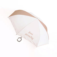 Trotseer de regen met deze leuke Mrs Ertha paraplu Brellies just peachy. De paraplu met print heeft een omgekeerde sluiting waardoor de buitenzijde naar binnen inklapt. Zowel voor paraplu voor volwassene als kinderparaplu voor een kind. VanZus