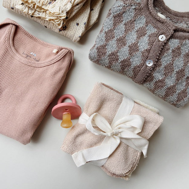 Lekker wassen met de Konges Slojd terry washandjes in de kleur earthy shades vanzus